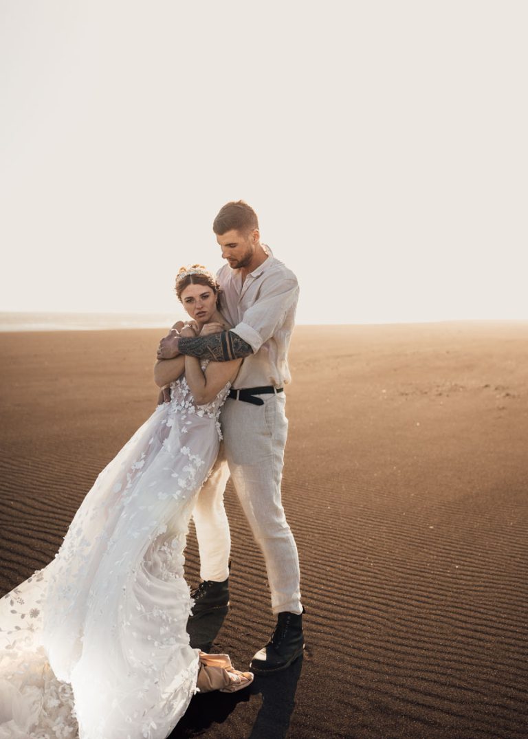 Hochzeitsshooting endloser Sandstrand am Meer im Hochzeitsfotografie Bootcamp Island